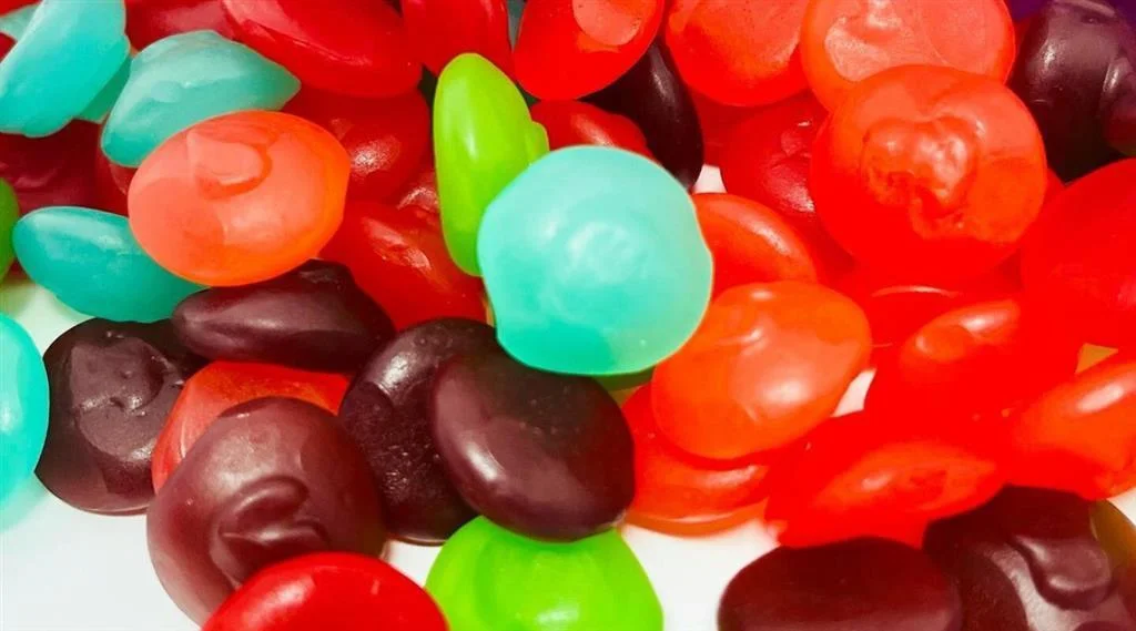 BERRY ZAZZLES GUMMIES: 600 MG.